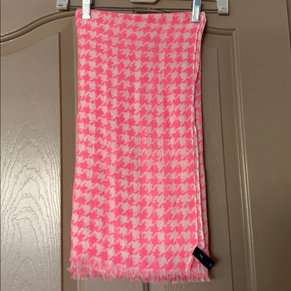 Gap Scarf